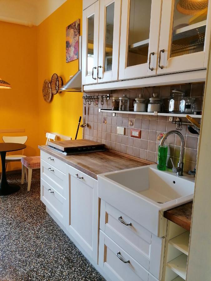 La Volpe Gialla Savona Luaran gambar